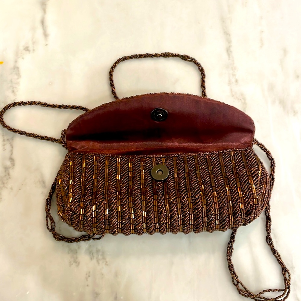 Beaded clutch